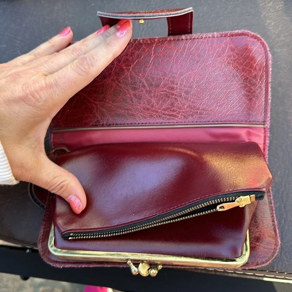 ❤️🤎🩷Vintage wallet NWOT fabric and vinyl clutch wristlet burgundy vegan